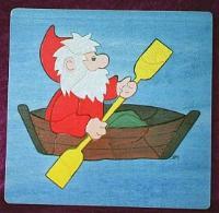 Zwerg im Paddelboot